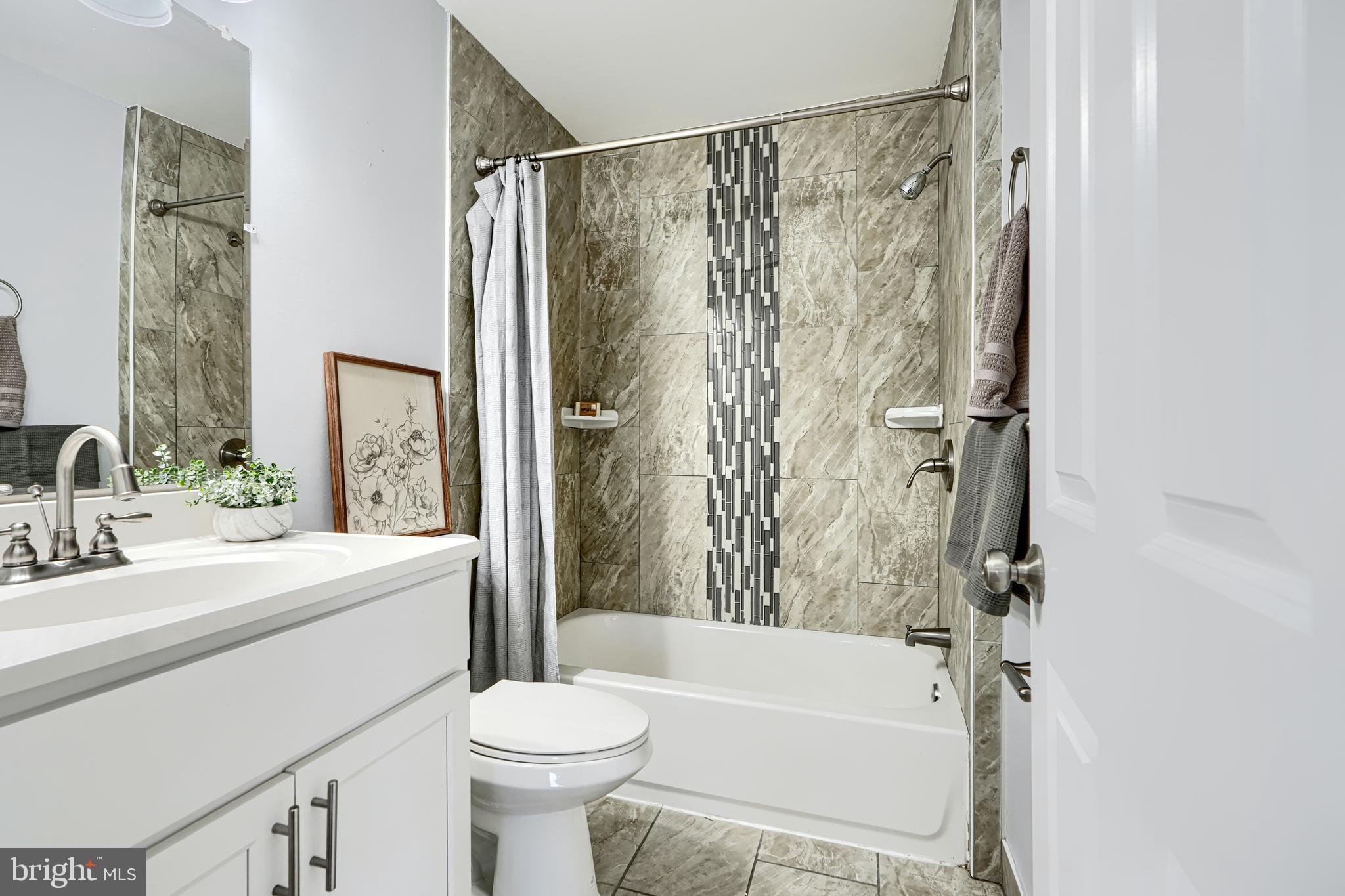 5414 Radecke Avenue Baltimore, MD 21206 - Photo 26 of 48 Full Bathroom