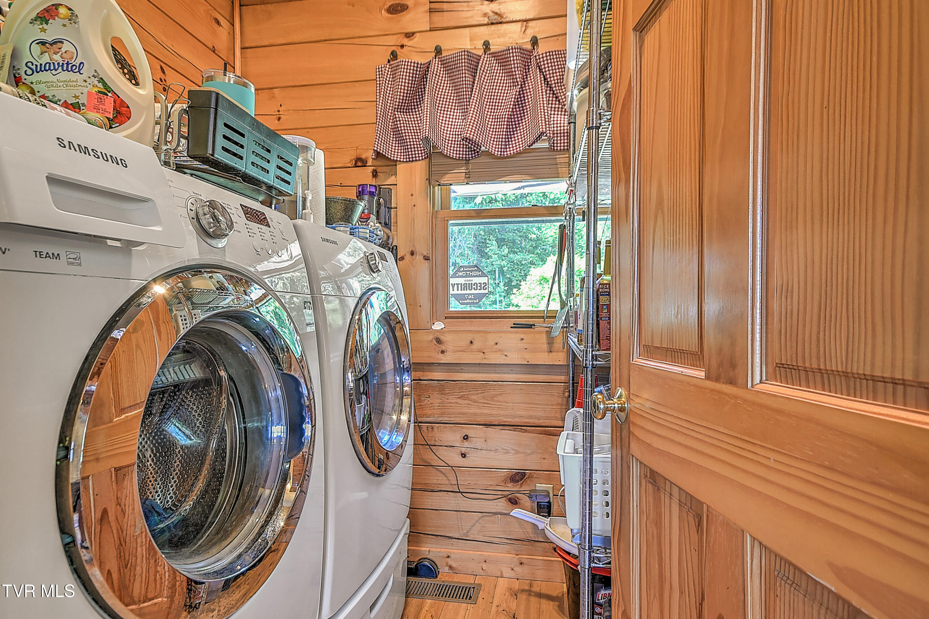 807 Vista Road Butler, TN 37640 - Photo 12 of 61 Laundry and Pantry Room