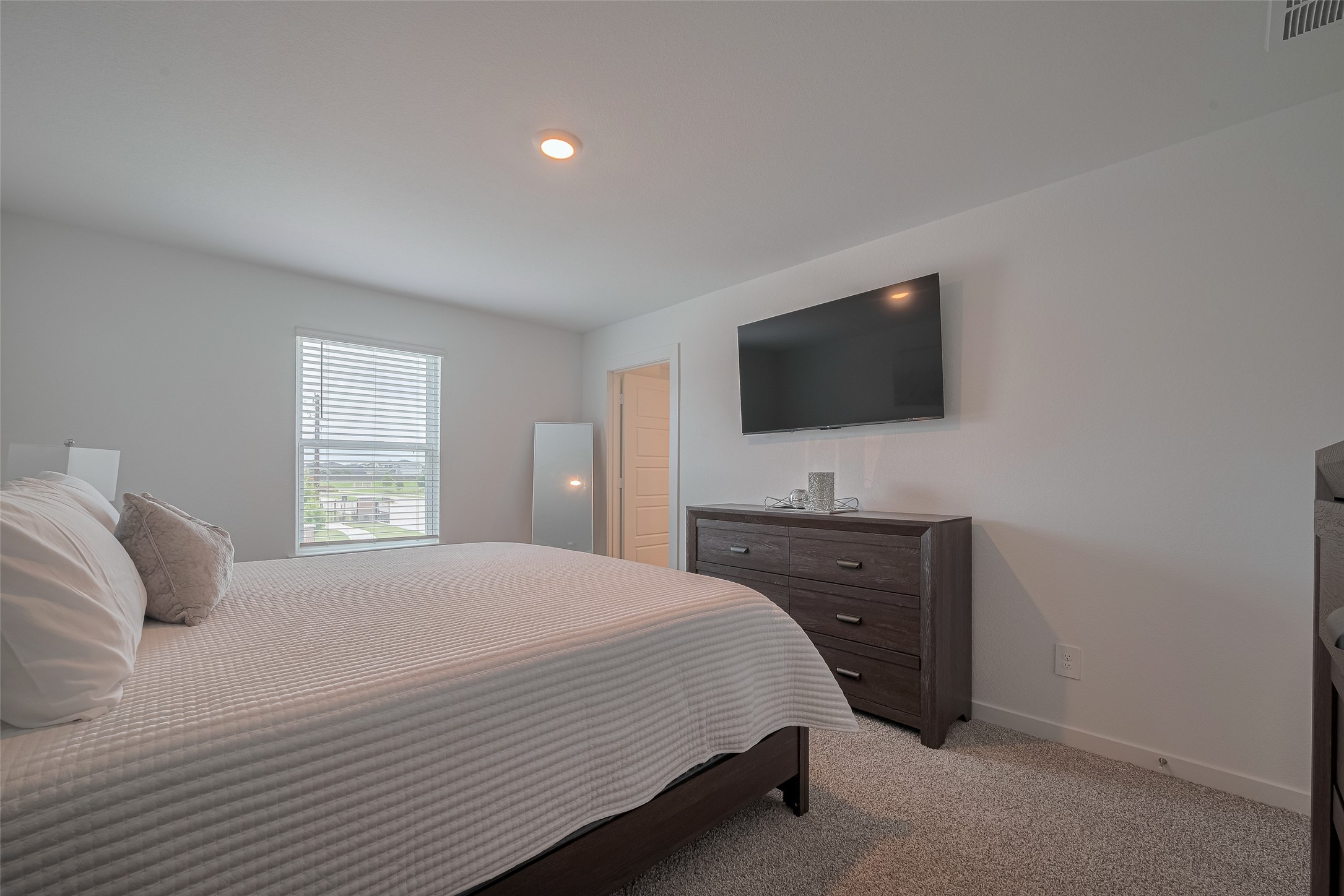 3113 Crown Gate Drive Houston, TX 77047 - Photo 29 of 38 Primary Bedroom