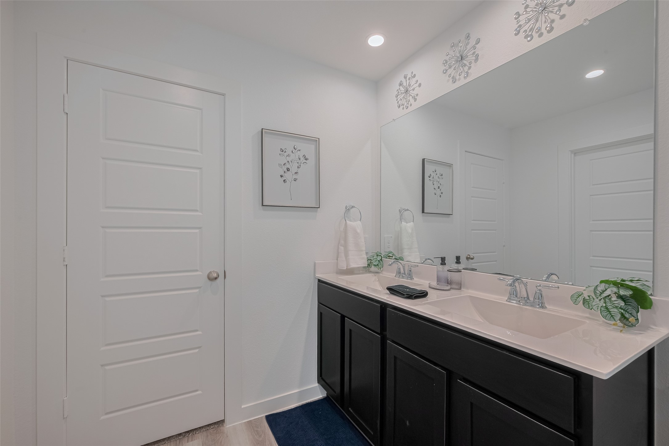 3113 Crown Gate Drive Houston, TX 77047 - Photo 33 of 38 Primary Bathroom