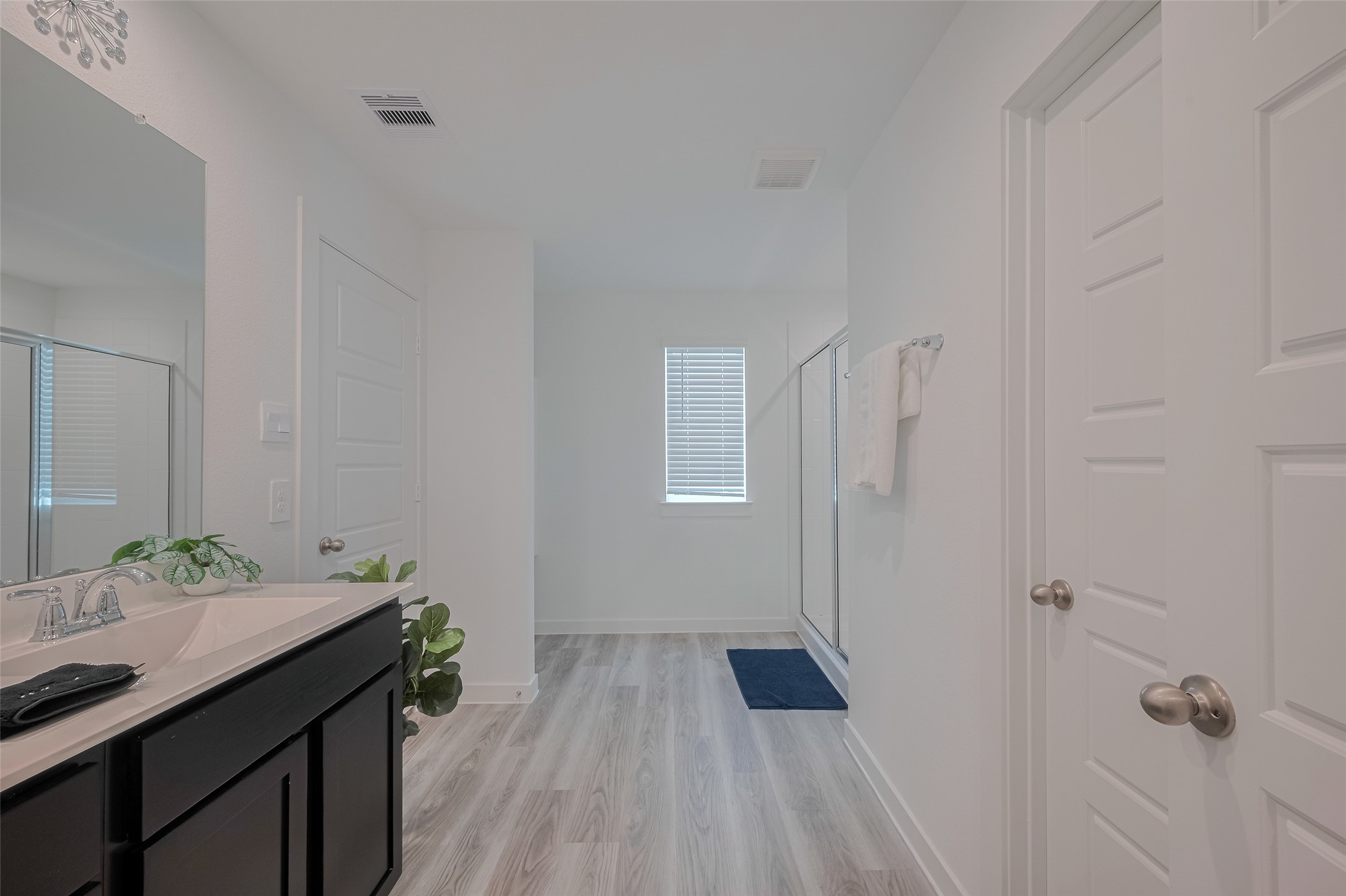 3113 Crown Gate Drive Houston, TX 77047 - Photo 34 of 38 Primary Bathroom