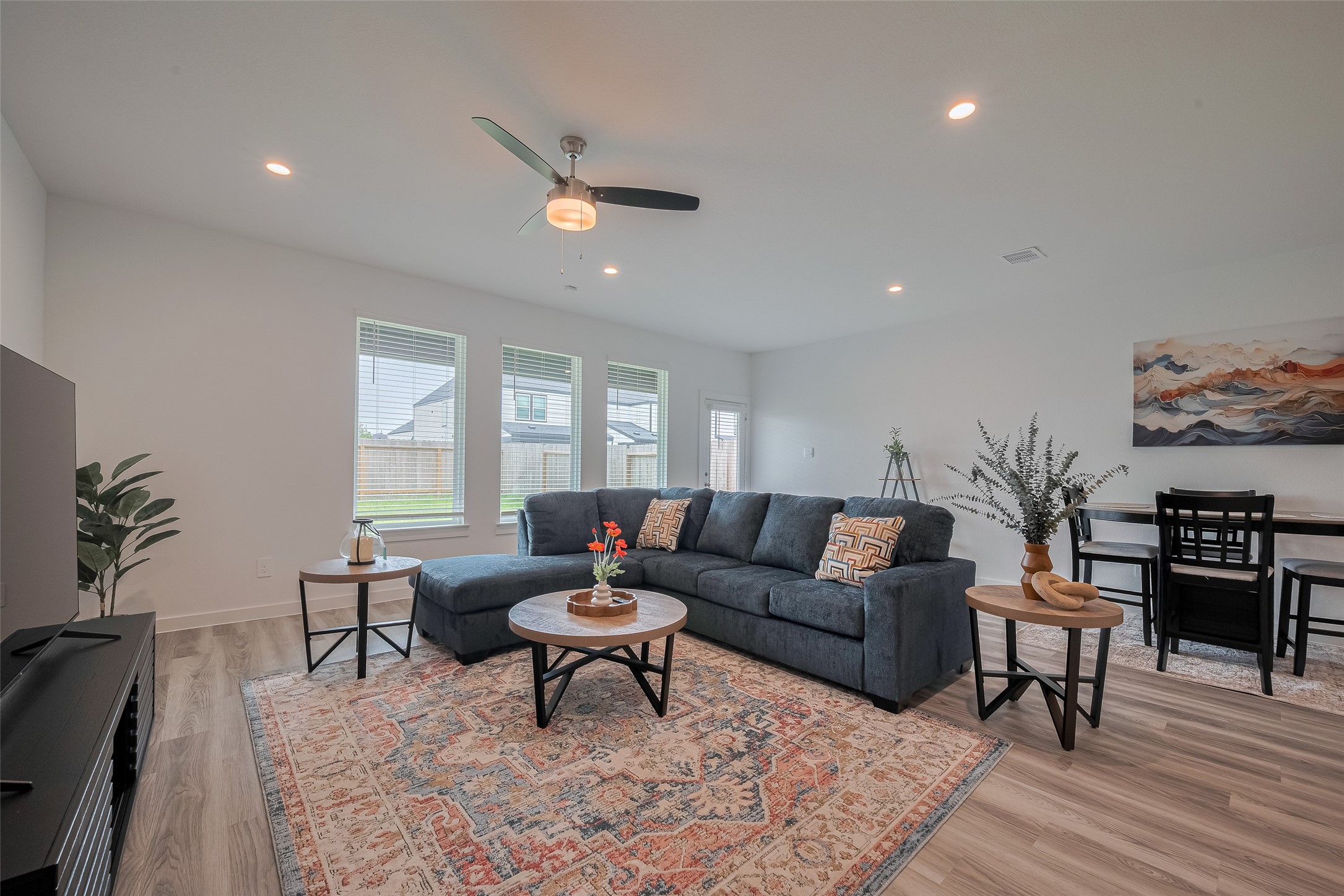 3113 Crown Gate Drive Houston, TX 77047 - Photo 6 of 38 Living Room & Dining Room Combo
