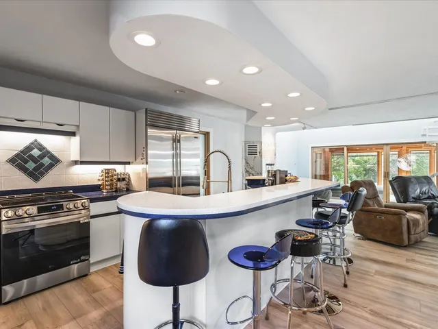 $649,900 | 1953 Harlem Boulevard, Rockford, IL 61103