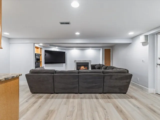 $649,900 | 1953 Harlem Boulevard, Rockford, IL 61103