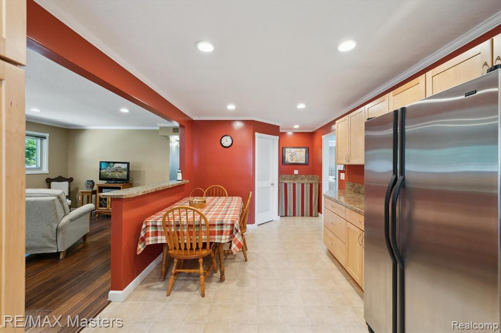 26091 Rogell Road New Boston, MI 48164 - Photo 10 of 32