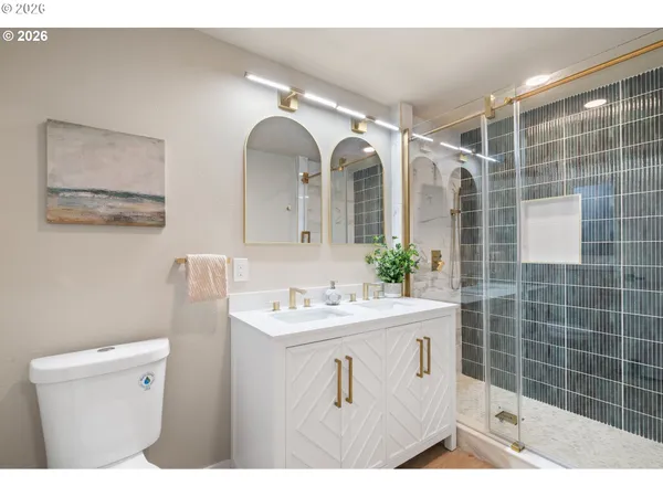 $919,900 | 22420 South Parrot Creek Road, Oregon City, OR 97045