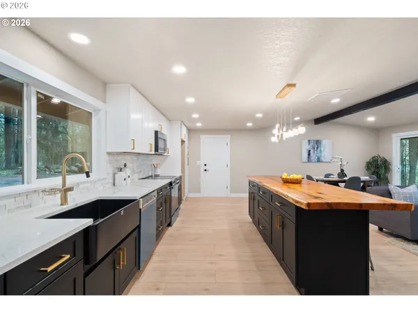 $919,900 | 22420 South Parrot Creek Road, Oregon City, OR 97045