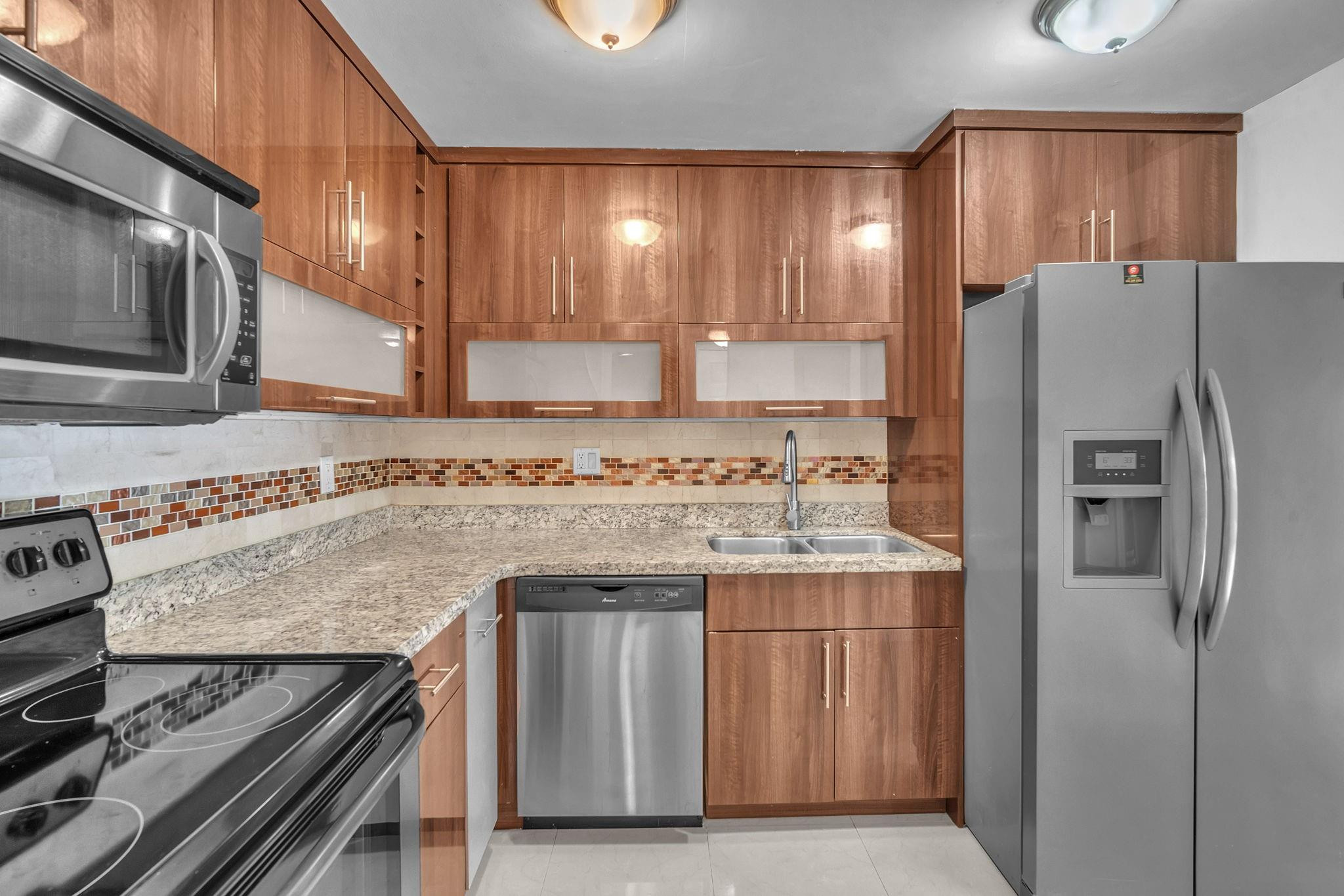 303 Racquet Club Road, Unit 112 Weston, FL 33326 - Photo 4 of 31 Photo 4