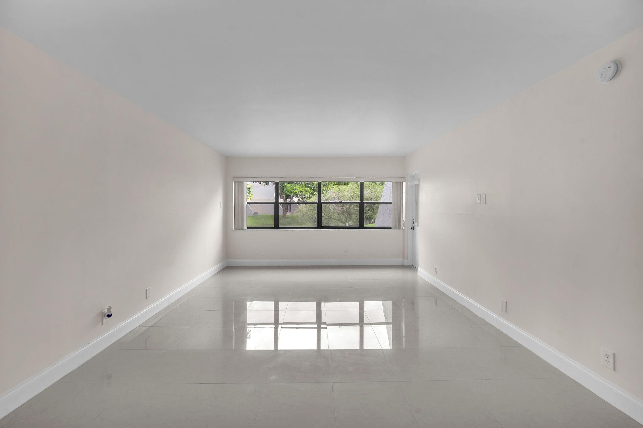 303 Racquet Club Road, Unit 112 Weston, FL 33326 - Photo 5 of 31 Photo 5