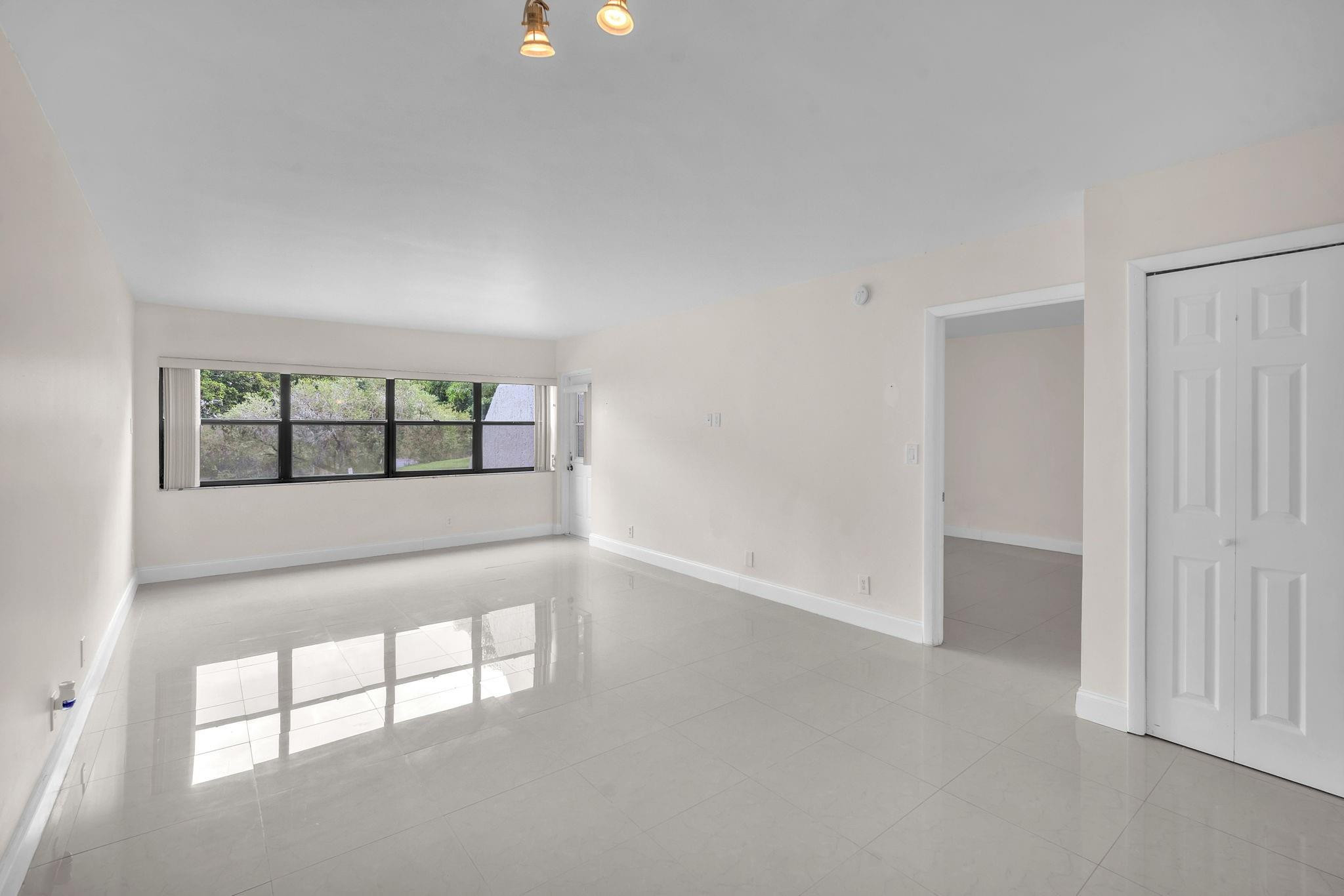 303 Racquet Club Road, Unit 112 Weston, FL 33326 - Photo 6 of 31 Photo 6