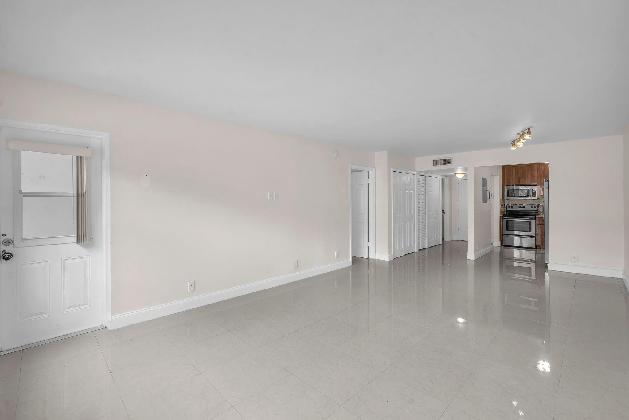 303 Racquet Club Road, Unit 112 Weston, FL 33326 - Photo 8 of 31 Photo 8