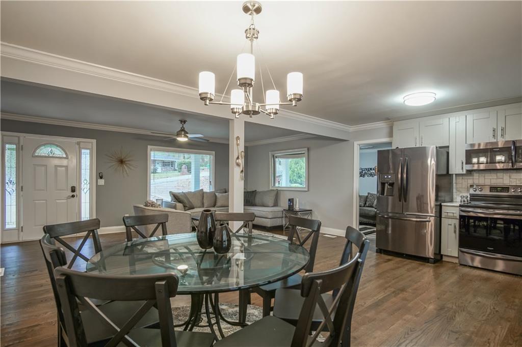 2640 Casher Drive Decatur, GA 30034 - Photo 17 of 40 a view of a dining room with furniture