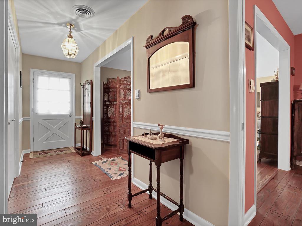 8014 Clearfield Road Frederick, MD 21702 - Photo 4 of 43 Foyer entrance to this sunny, cheerful home