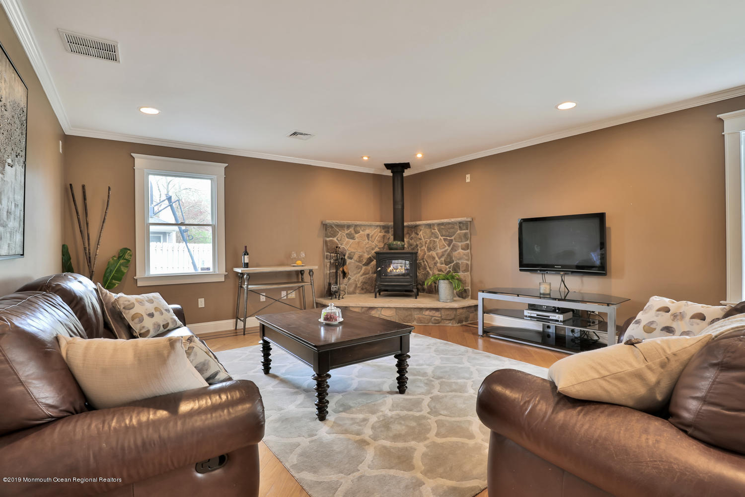 42 Rutledge Drive Red Bank, NJ 07701 - Photo 8 of 27 Family Room 2