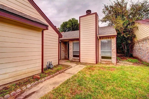 $1,900 | 11818 Plumpoint Drive, Houston, TX 77099