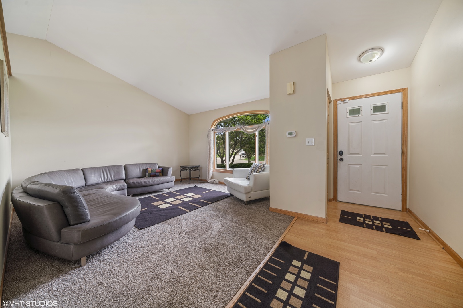 505 Bison Road Oswego, IL 60543 - Photo 2 of 15