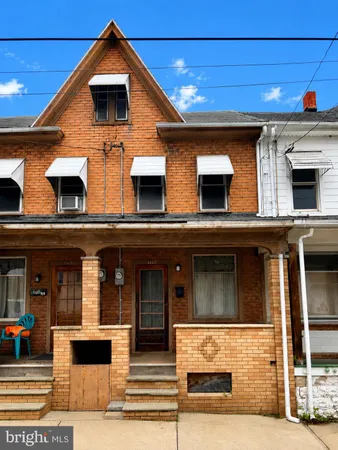 $65,900 | 1467 Pulaski Avenue, Coal Township, PA 17866
