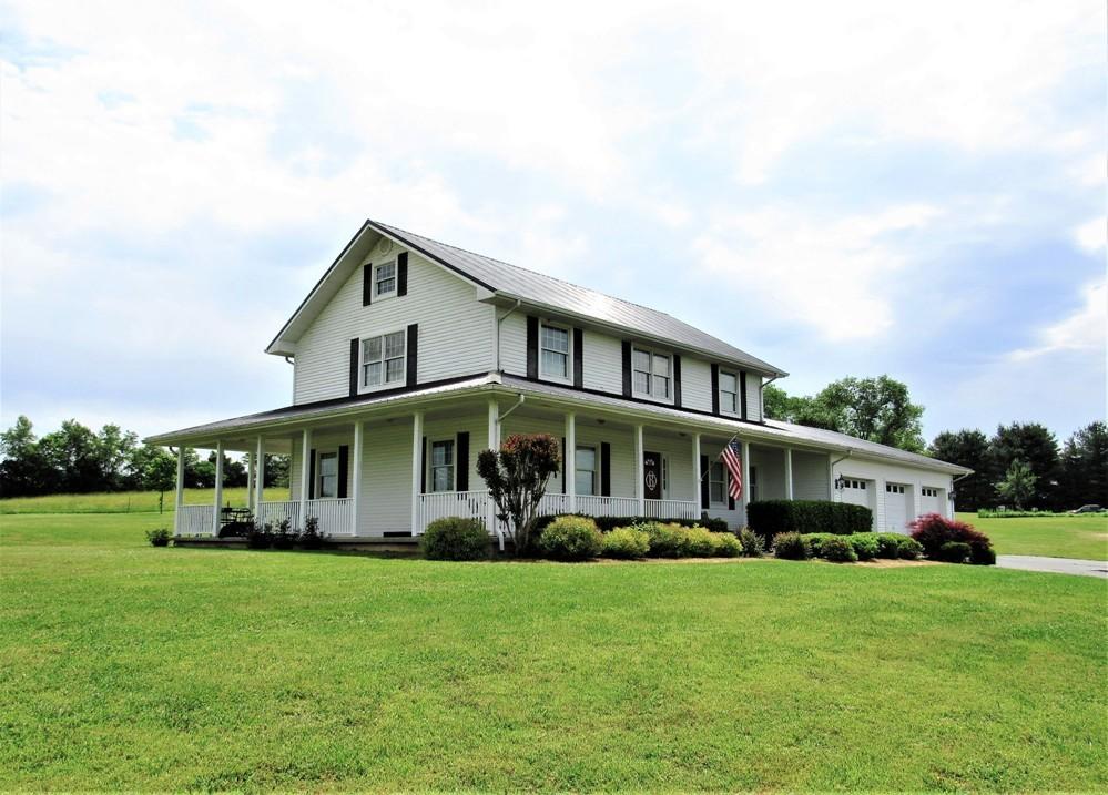 2960 Beecarter Road Dandridge, TN 37725 - Photo 1 of 29 BEAUTIFUL HOME
