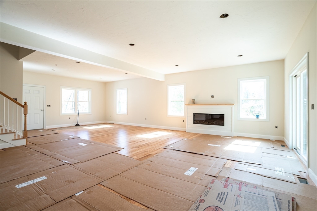 24 Jewell Road Marlborough, MA 01752 - Photo 8 of 42 Gallery Image 8