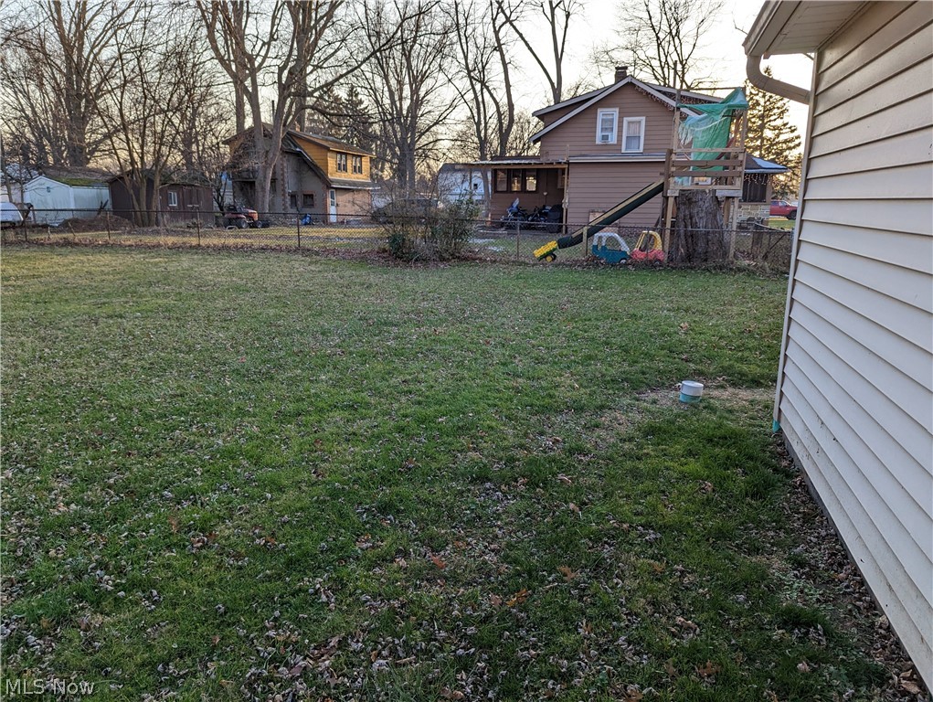 33610 Guilbert Road Eastlake, OH 44095 - Photo 4 of 20