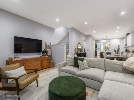 $1,050,000 | 525 North Bishop Street, Unit 5, Chicago, IL 60642