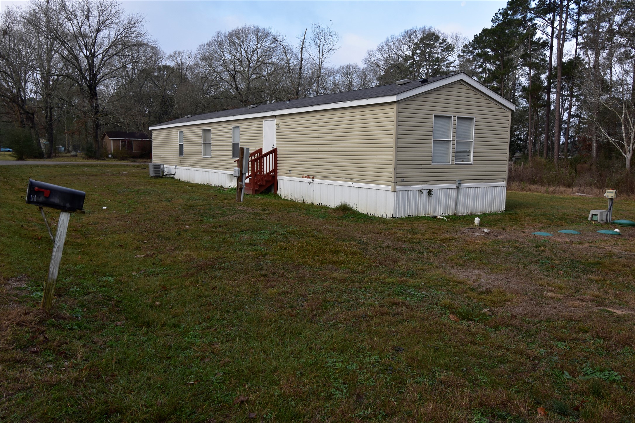 2 Lakeview Lane Huntsville, TX 77340 - Photo 10 of 38 a view of a backyard