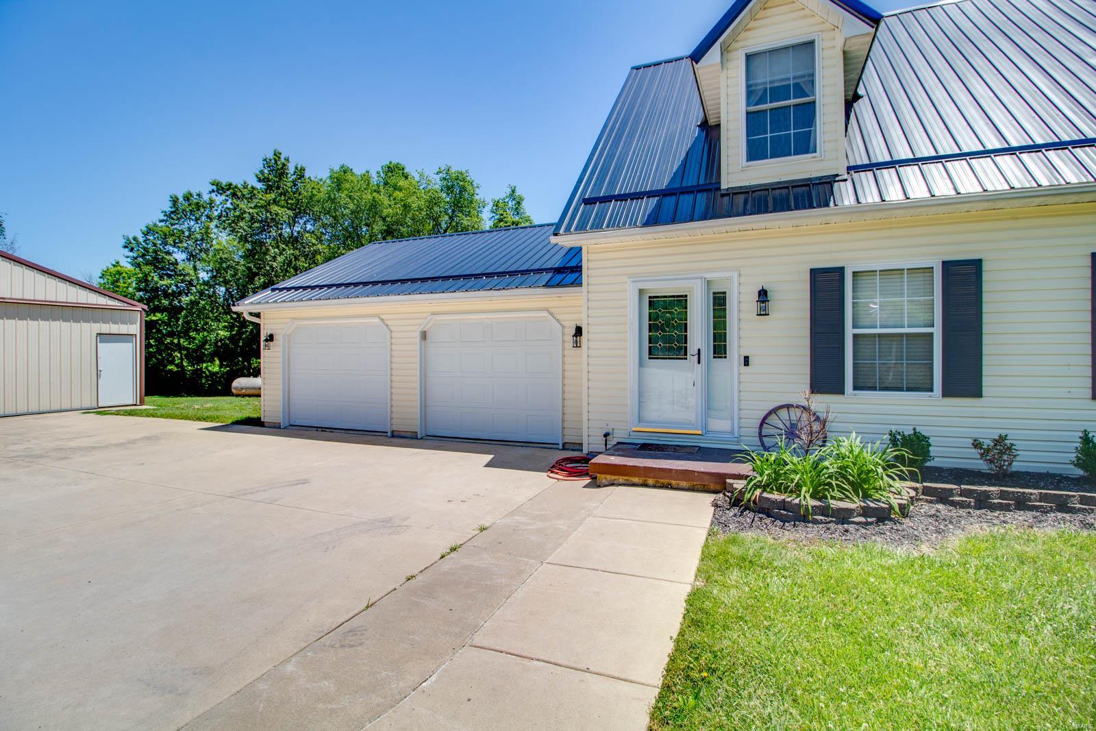 5735 Schmidt Road Brighton, IL 62012 - Photo 20 of 91