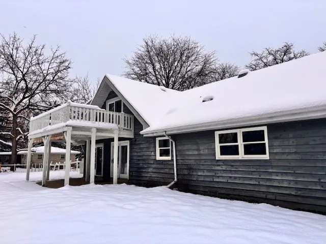 $3,500 | 330 East River Road, Des Plaines, IL 60016