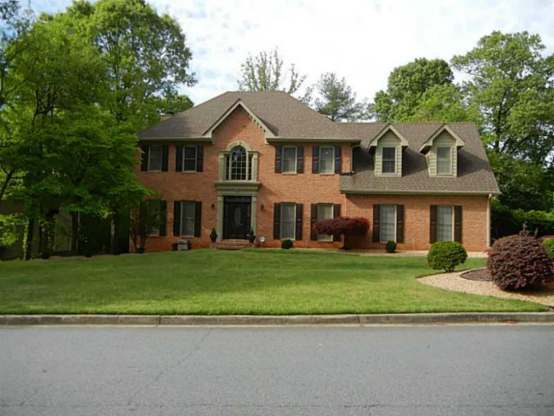 Exterior Front. House has great curb appeal. Corner lot. New paint/gutters/roof.