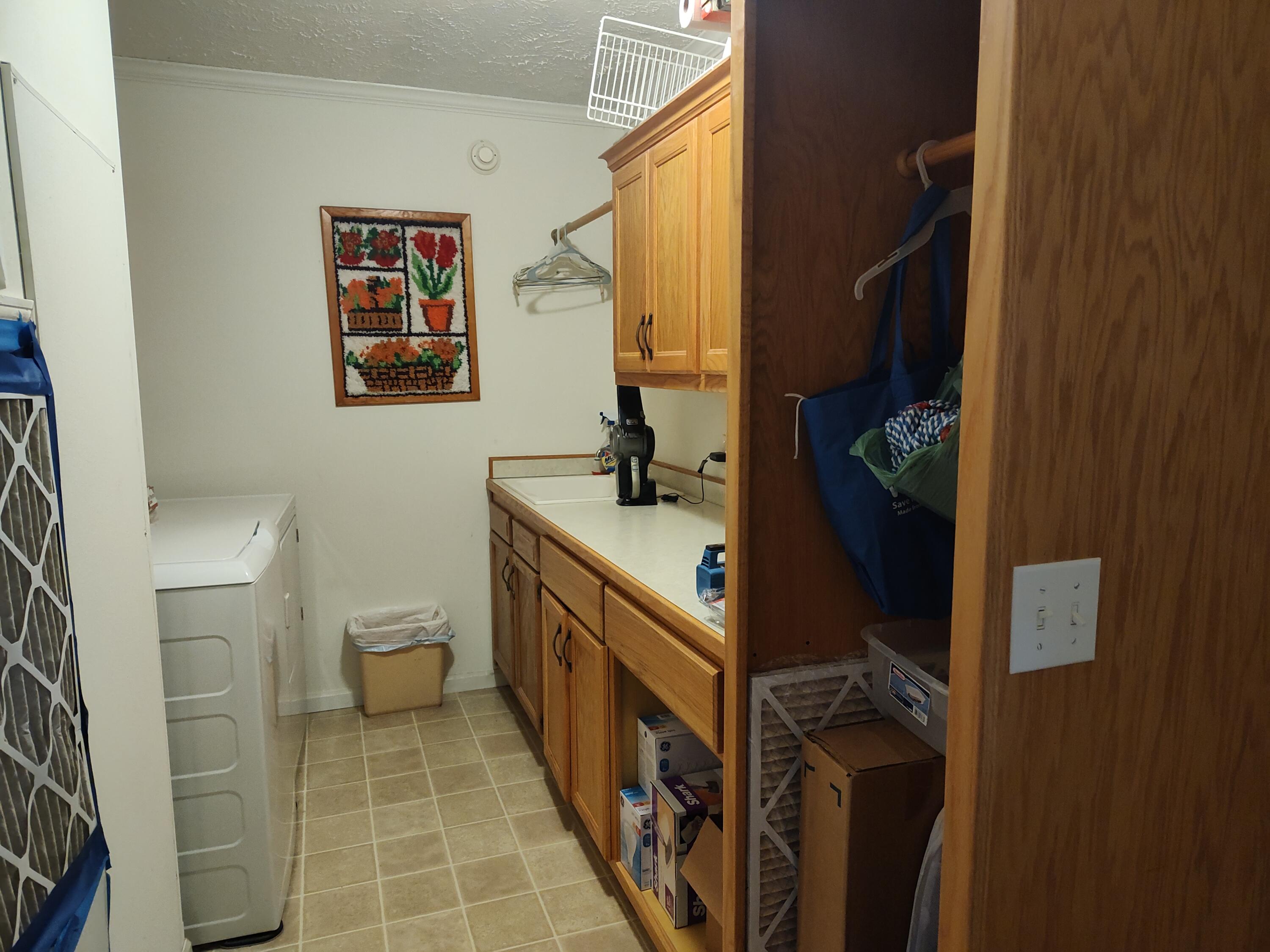 1672 East 355th Road Bolivar, MO 65613 - Photo 49 of 92 Laundry