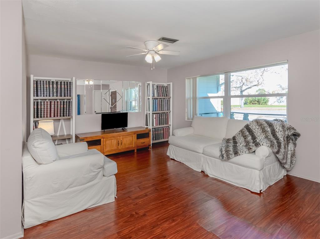 424 Center Road Venice, FL 34285 - Photo 7 of 65 Gallery Image 7