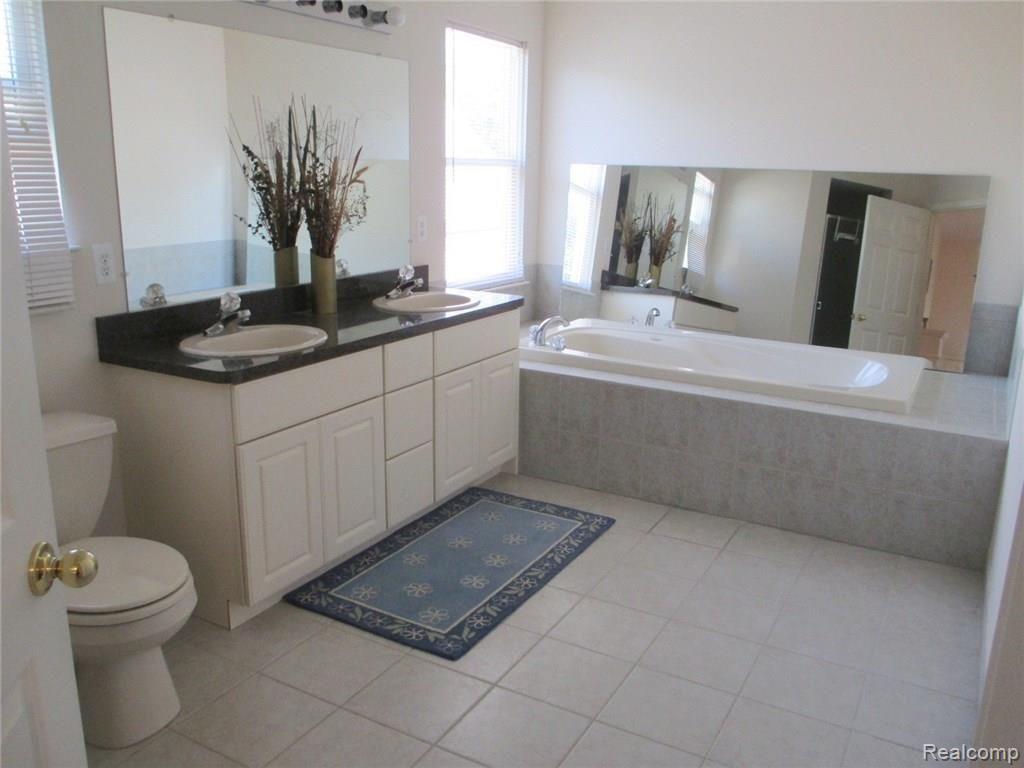 3268 Empire Drive Rochester, MI 48309 - Photo 32 of 43