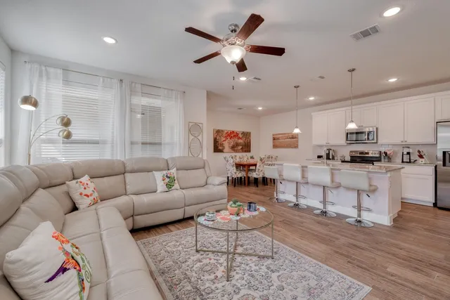 $1,850 | 620 Parkline Drive, Unit 15A, Georgetown, TX 78626