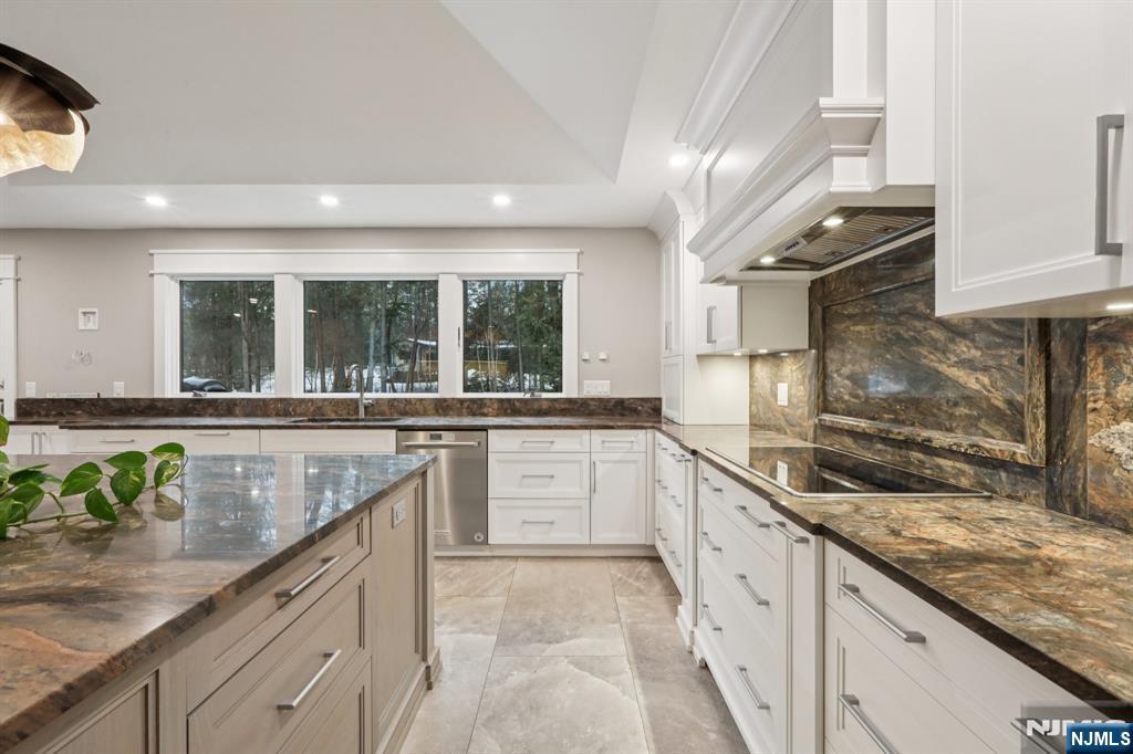 1044 Ramapo Valley Road Mahwah, NJ 07430 - Photo 11 of 47