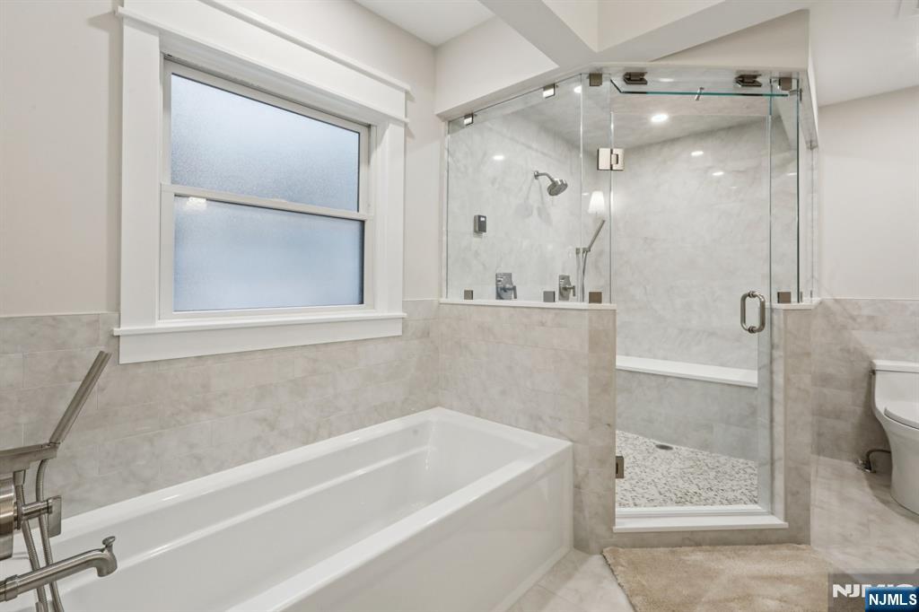 1044 Ramapo Valley Road Mahwah, NJ 07430 - Photo 14 of 47