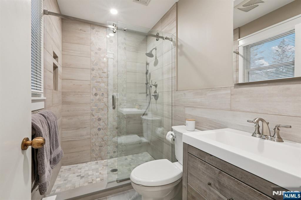 1044 Ramapo Valley Road Mahwah, NJ 07430 - Photo 23 of 47