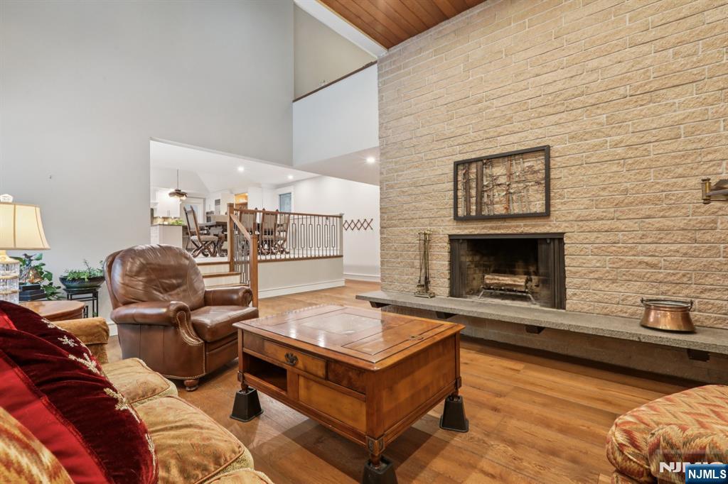 1044 Ramapo Valley Road Mahwah, NJ 07430 - Photo 5 of 47