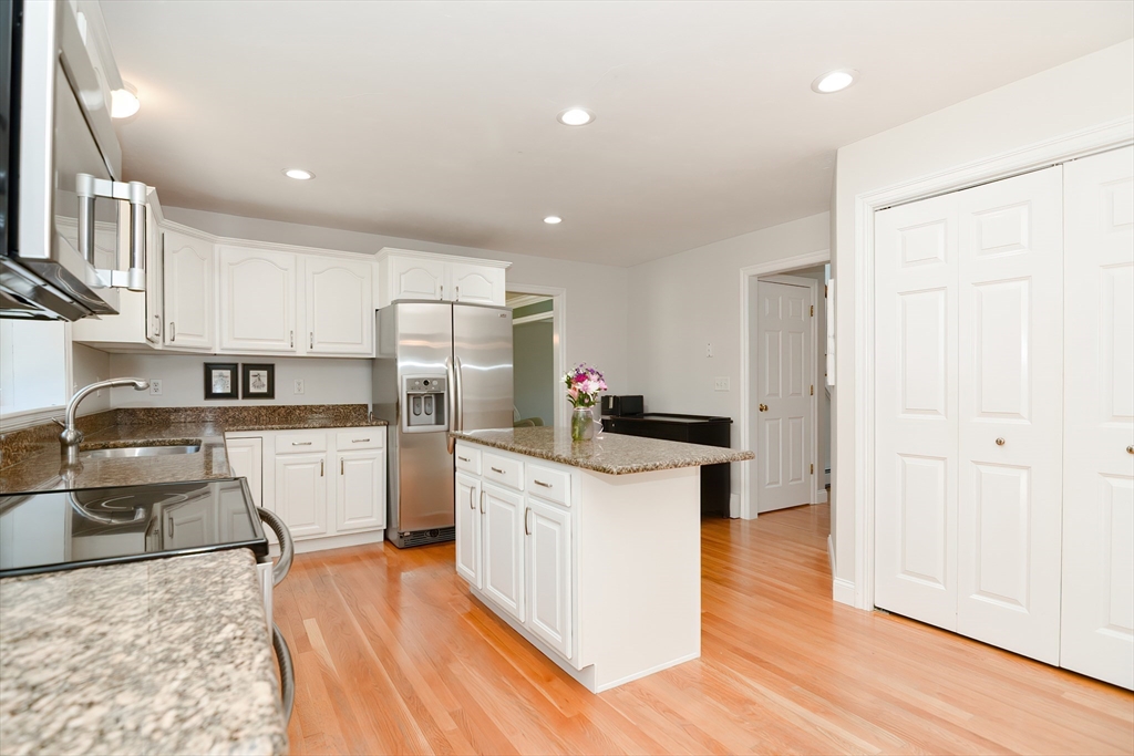 23 Vincent Road Mendon, MA 01756 - Photo 5 of 41 Gallery Image 5