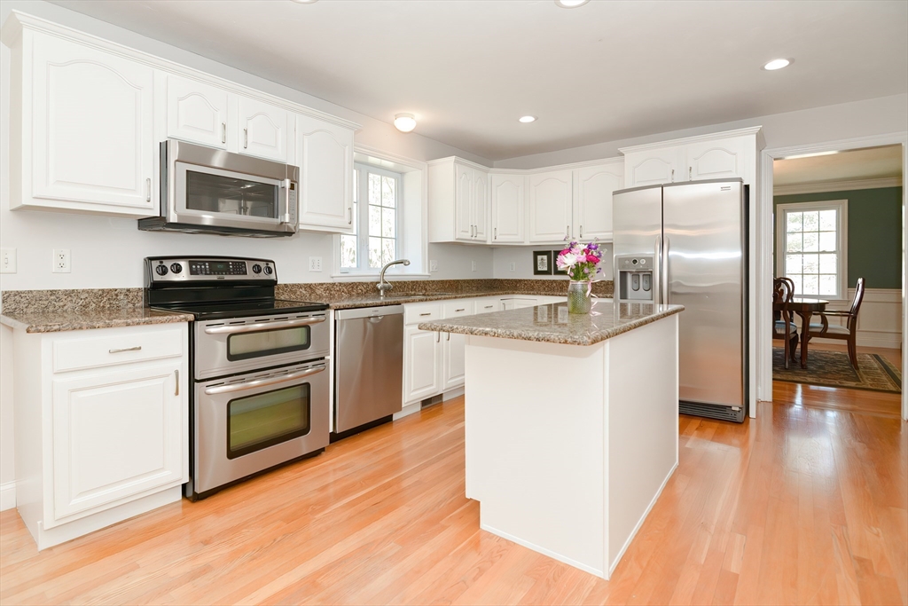 23 Vincent Road Mendon, MA 01756 - Photo 6 of 41 Gallery Image 6