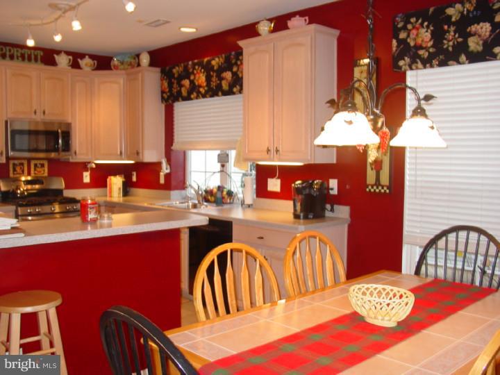 28 Emery Way Delanco, NJ 08075 - Photo 5 of 24 Gallery Image 5