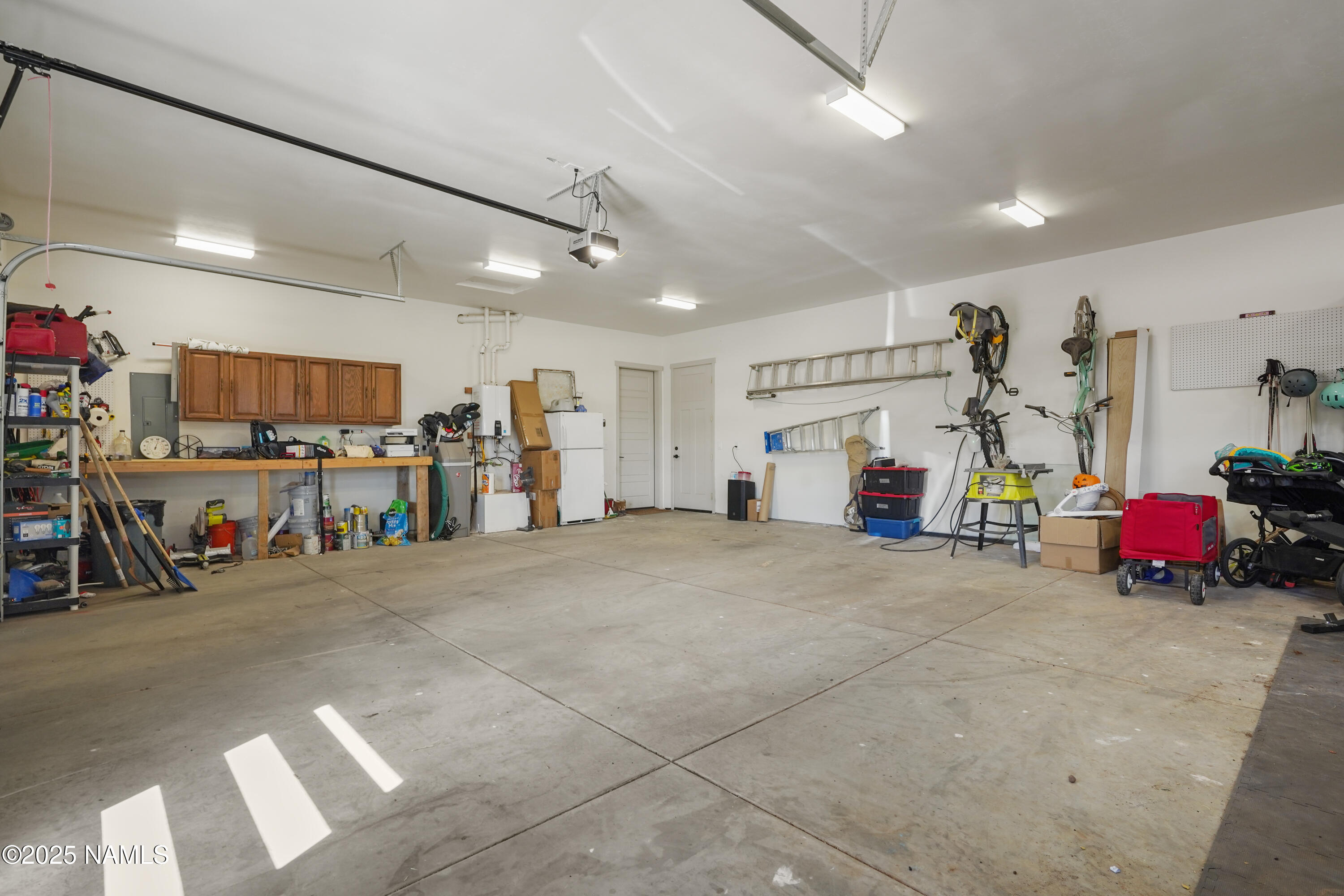 5251 West Brackin Ranch Road Flagstaff, AZ 86001 - Photo 38 of 47 35-garage