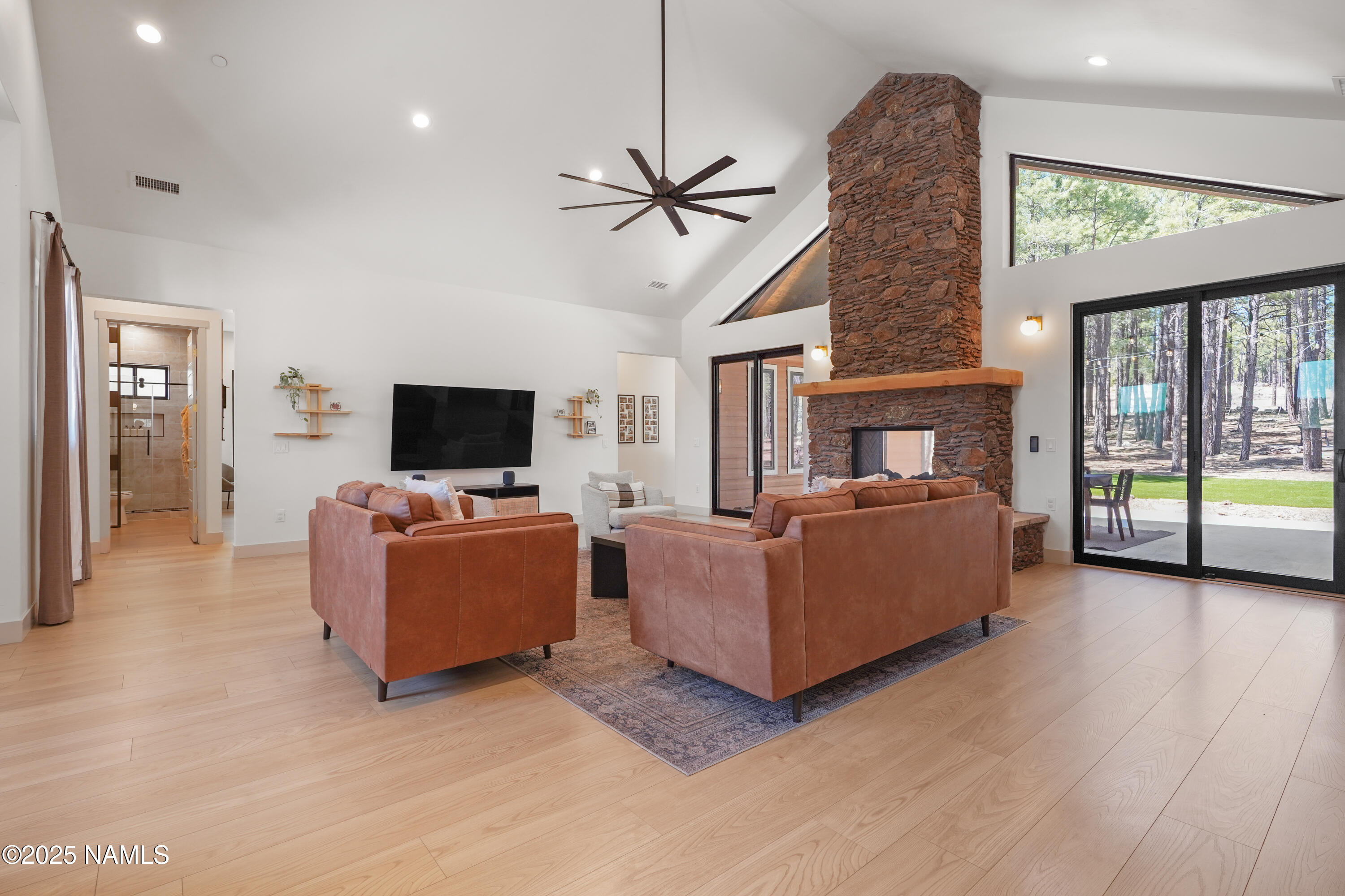 5251 West Brackin Ranch Road Flagstaff, AZ 86001 - Photo 8 of 47 05-living