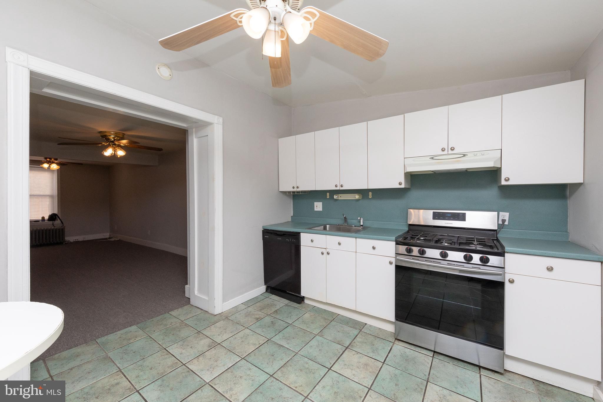 4444 Baker Street Philadelphia, PA 19127 - Photo 11 of 32