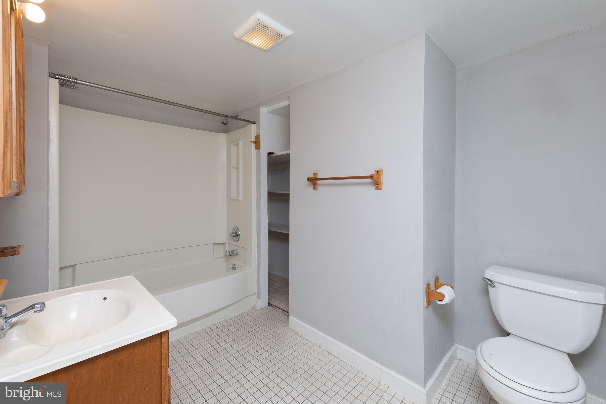 4444 Baker Street Philadelphia, PA 19127 - Photo 17 of 32