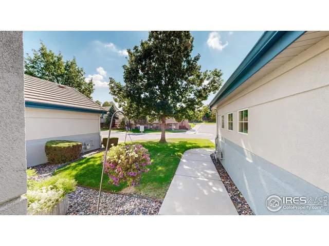 a black and white photo of a house