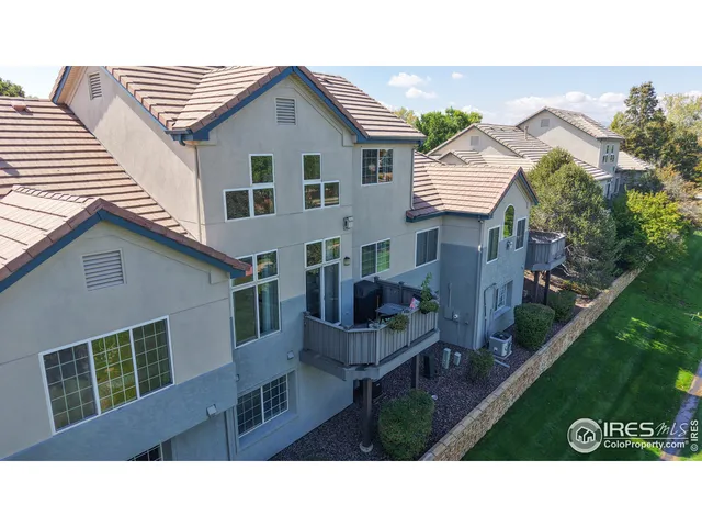 a black and white photo of a house