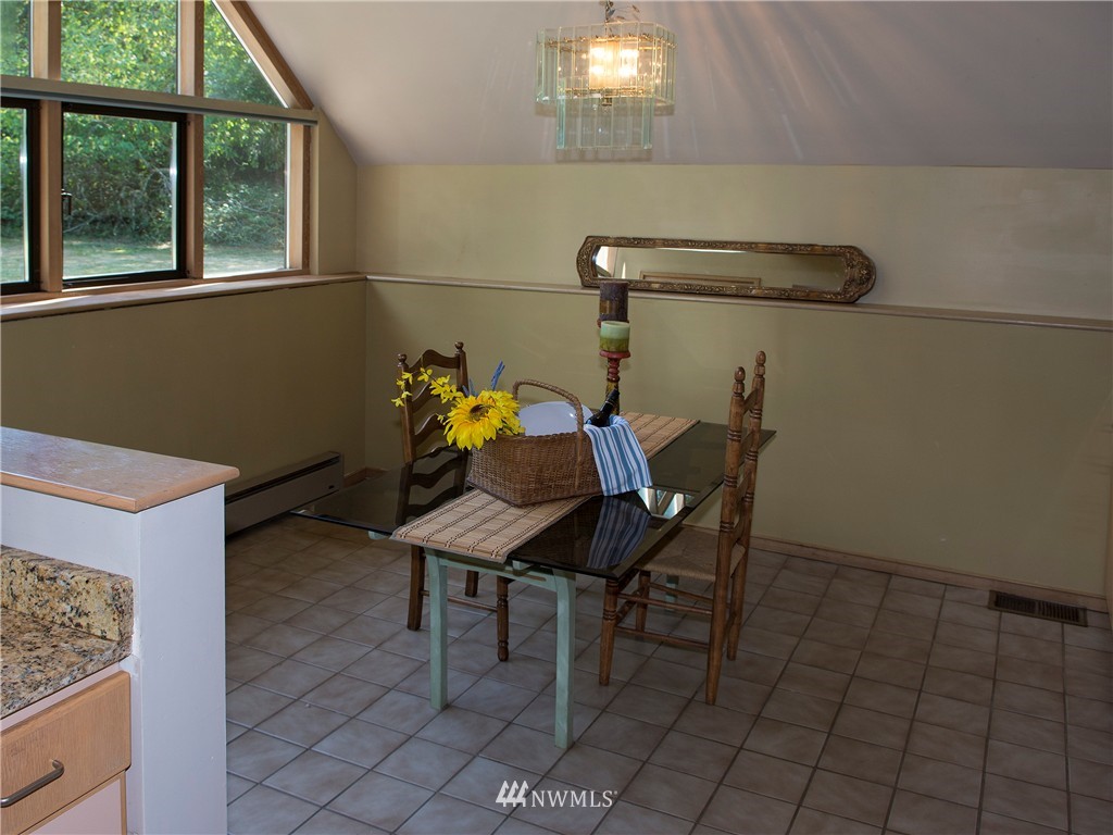 8100 Hansen Road Northeast Bainbridge Island, WA 98110 - Photo 15 of 25 Gallery Image 15
