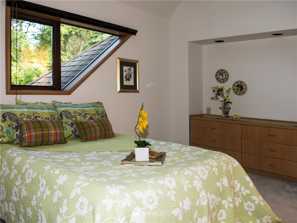 8100 Hansen Road Northeast Bainbridge Island, WA 98110 - Photo 19 of 25 Gallery Image 19