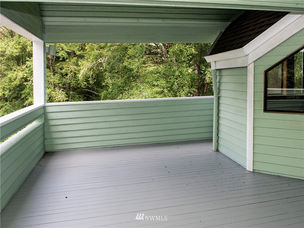 8100 Hansen Road Northeast Bainbridge Island, WA 98110 - Photo 8 of 25 Gallery Image 8
