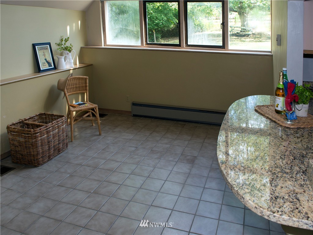8100 Hansen Road Northeast Bainbridge Island, WA 98110 - Photo 10 of 25 Gallery Image 10